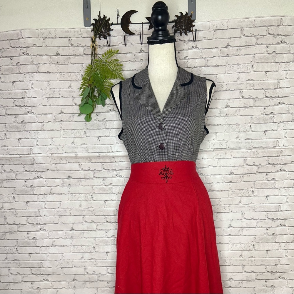Vintage Gingham Black and Cream Button Down Vest Top